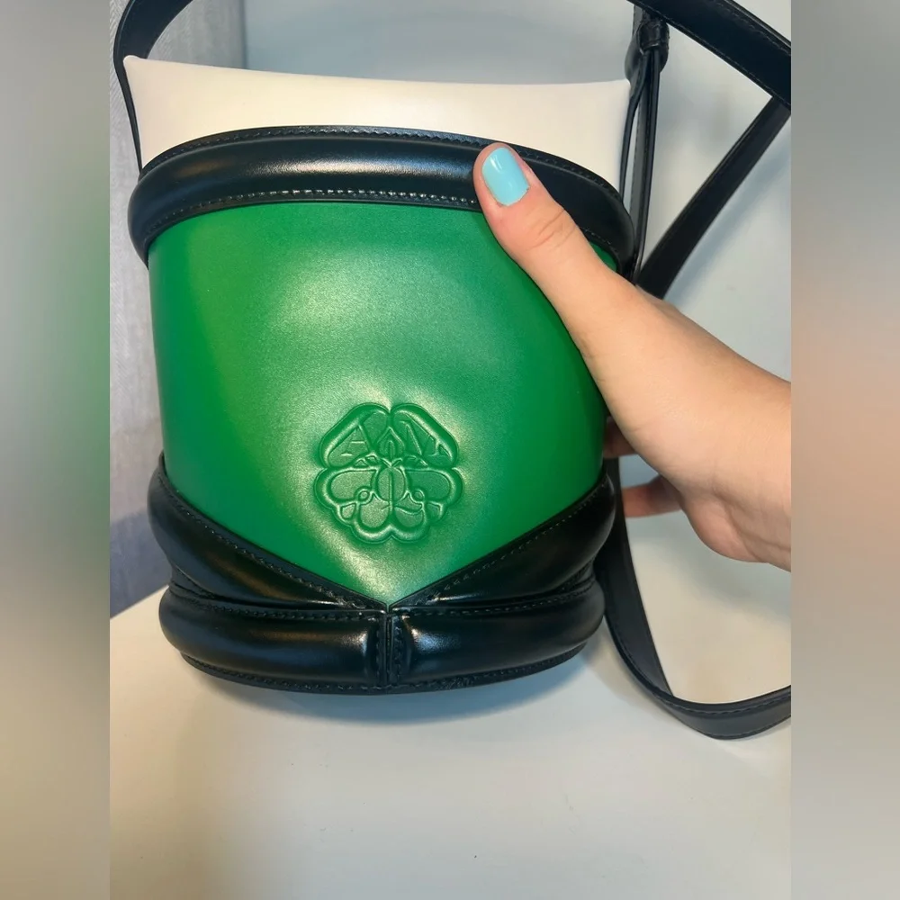 Alexander McQueen Curve Crossbody Bucket Bag | Green Black Leather | NWT - Picture 4 of 14